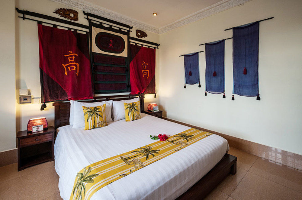 Red Hibiscus Hotel Phnom Penh Exterior photo